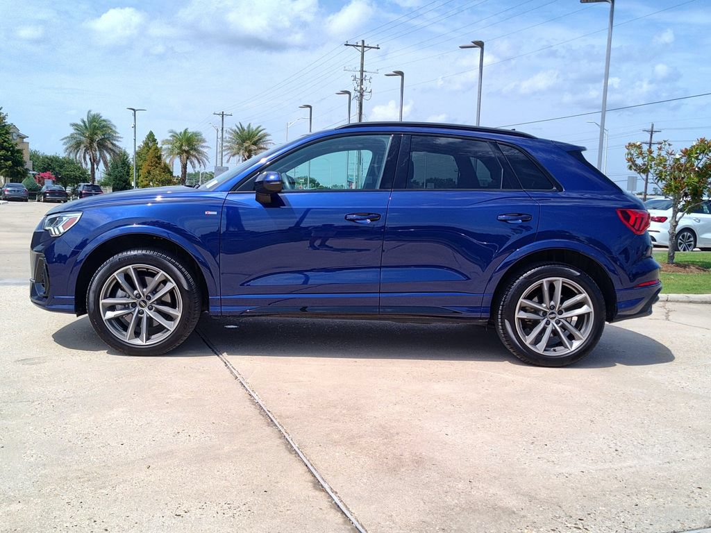 Certified 2025 Audi Q3 2.0T Premium w/ Convenience Package AWD/4WD image 4