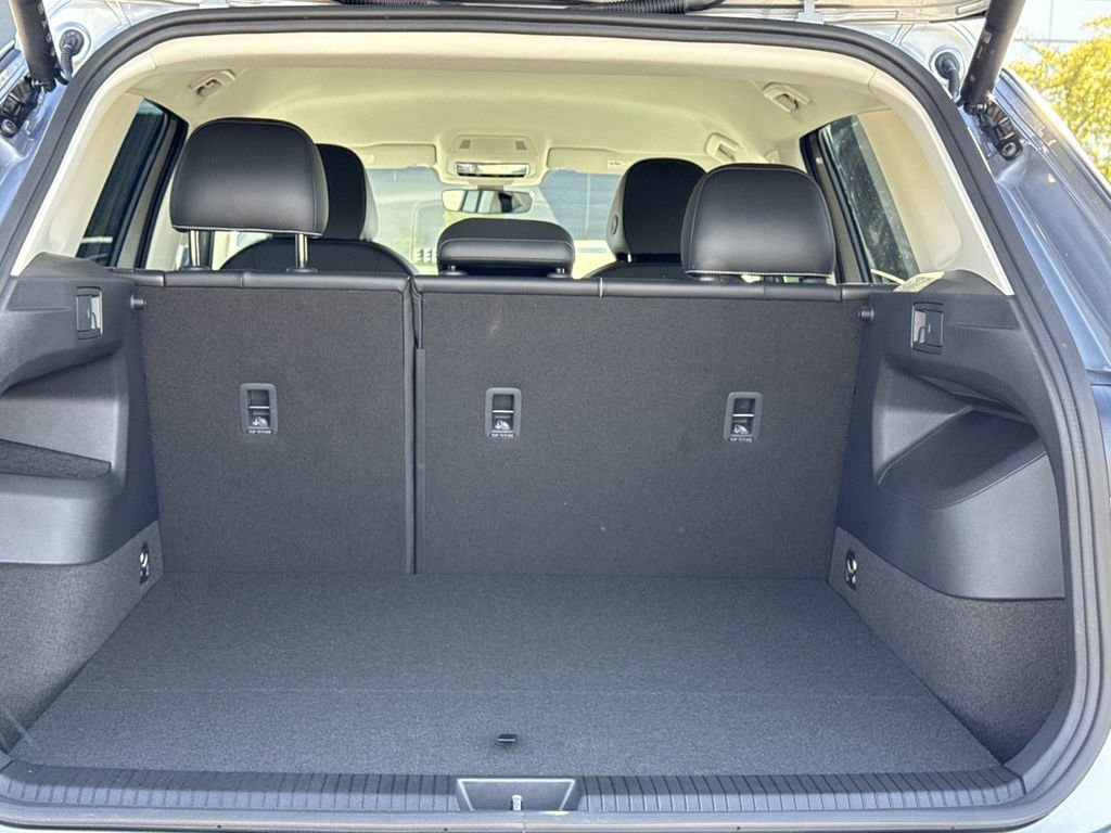 New 2026 Volkswagen Tiguan SE image 16