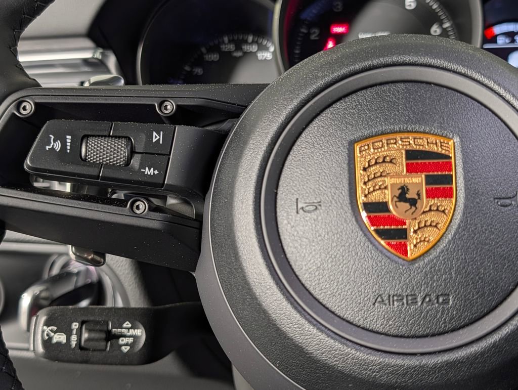 New 2026 Porsche Macan image 38