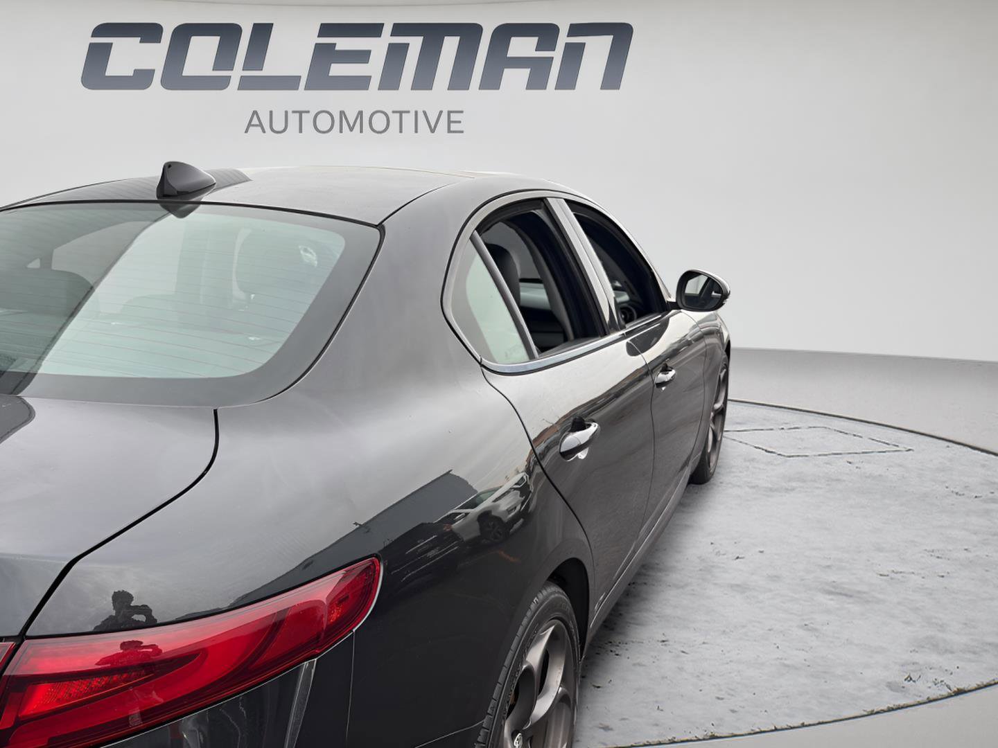 Used 2019 Alfa Romeo Giulia AWD image 8