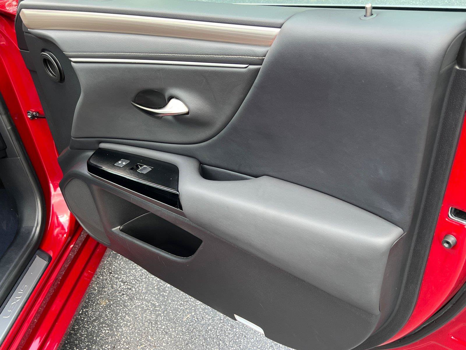 Certified 2024 Lexus ES 350 F Sport w/ Accessory Package (Z2) FWD image 14