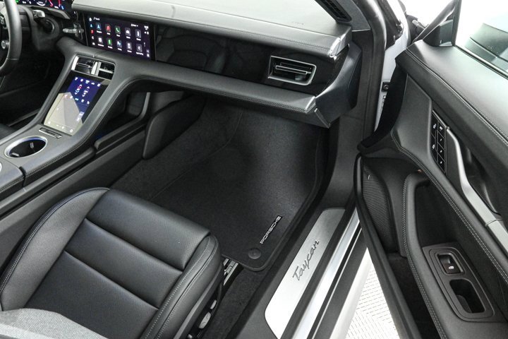 New 2025 Porsche Taycan image 25