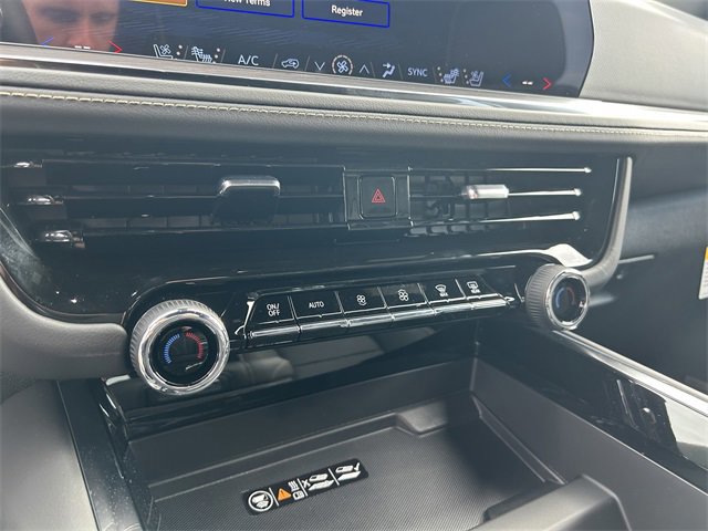 New 2026 Chevrolet Suburban Premier image 32