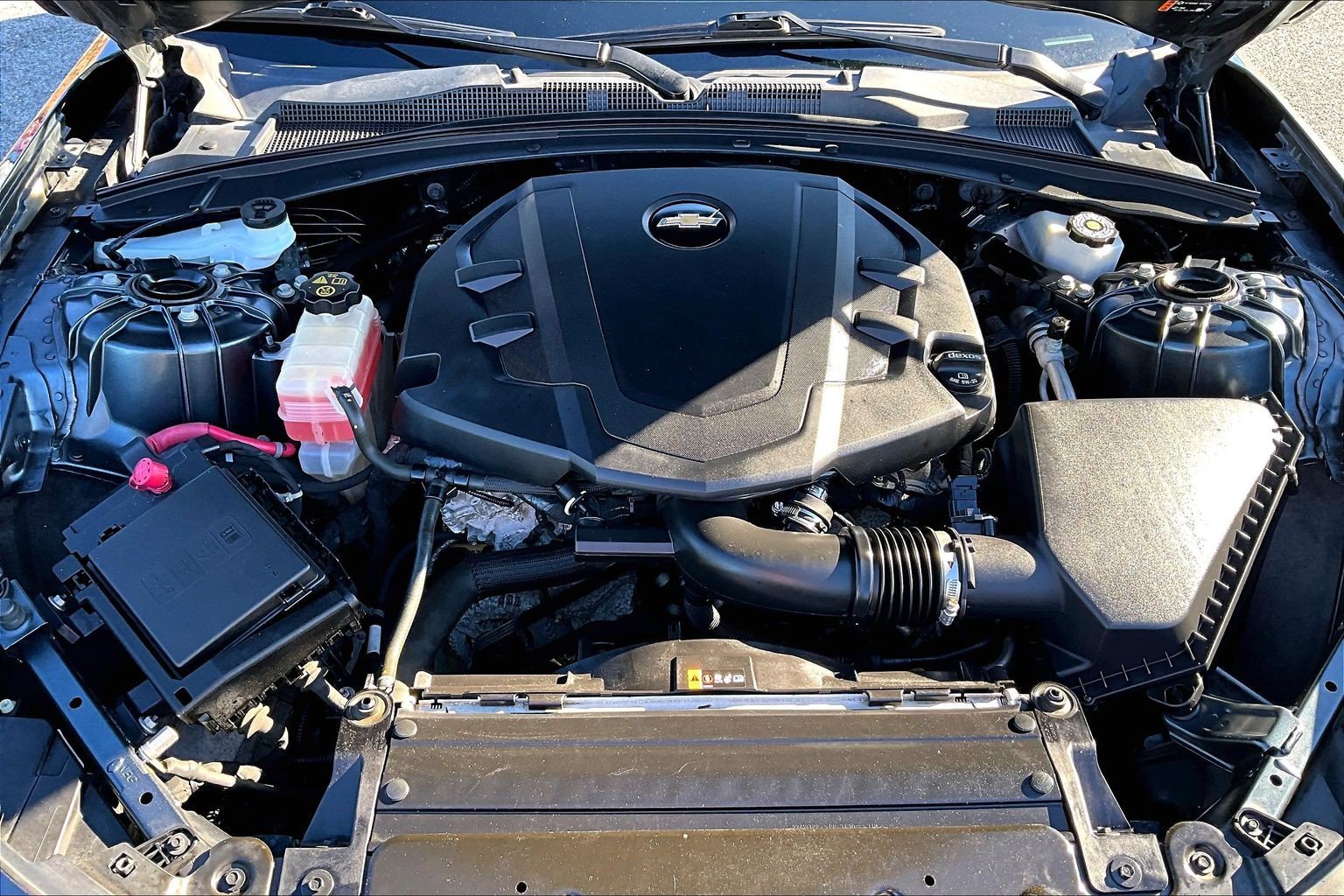 Used 2020 Chevrolet Camaro LT RWD image 29