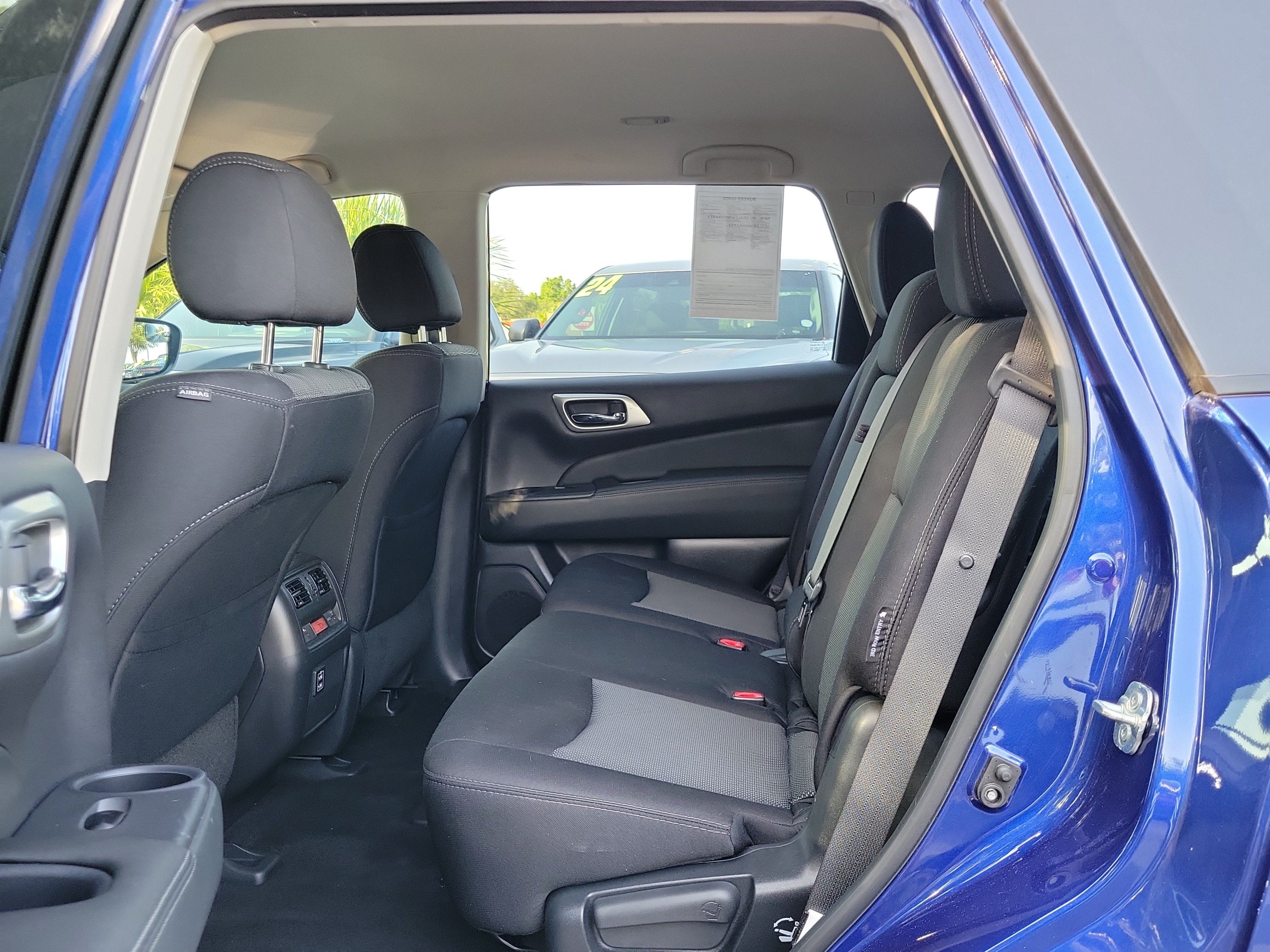 Used 2018 Nissan Pathfinder SV FWD image 12