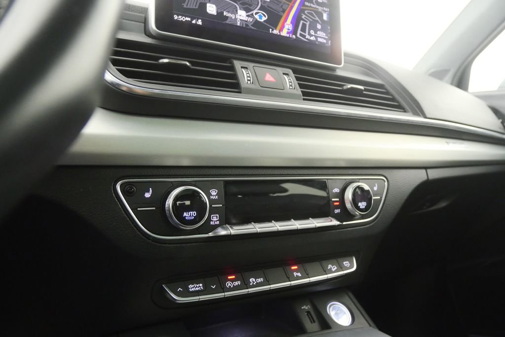 Used 2018 Audi SQ5 Premium Plus w/ Navigation Package AWD/4WD image 21
