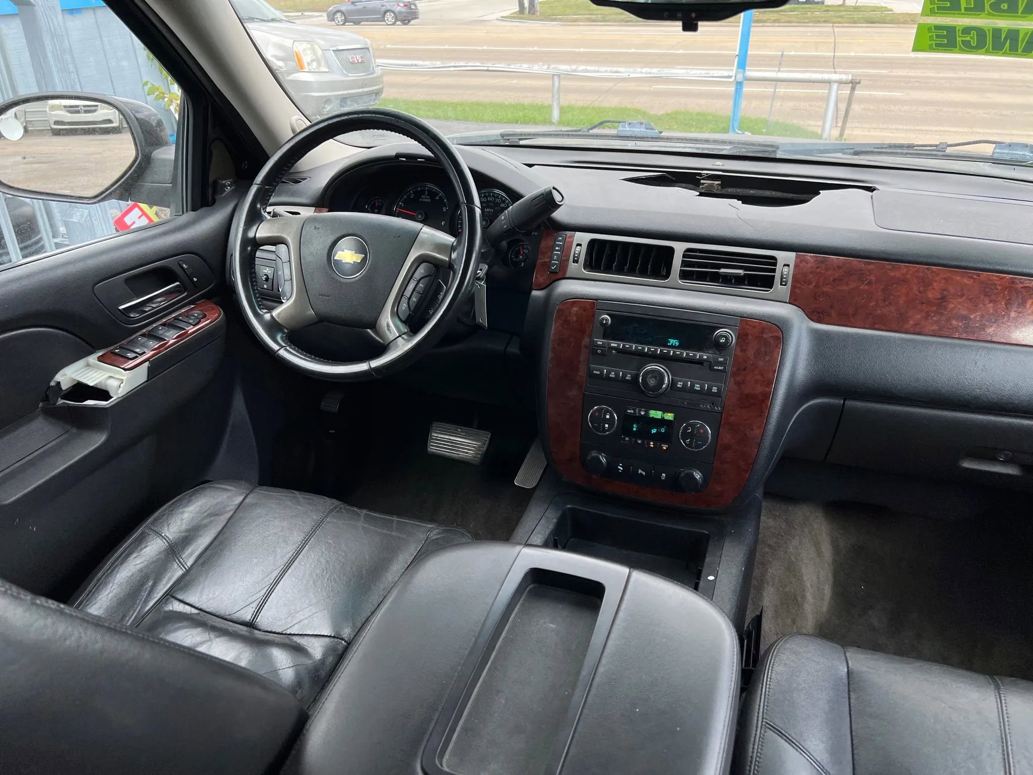 Used 2012 Chevrolet Suburban LT image 14