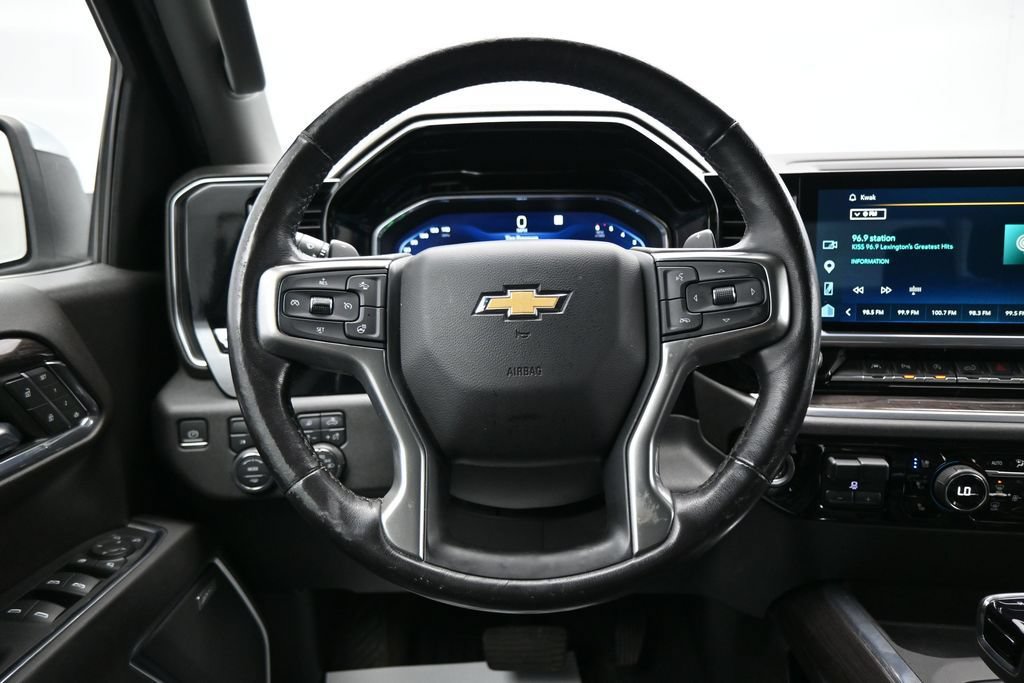 Used 2023 Chevrolet Silverado 1500 LTZ AWD/4WD image 16