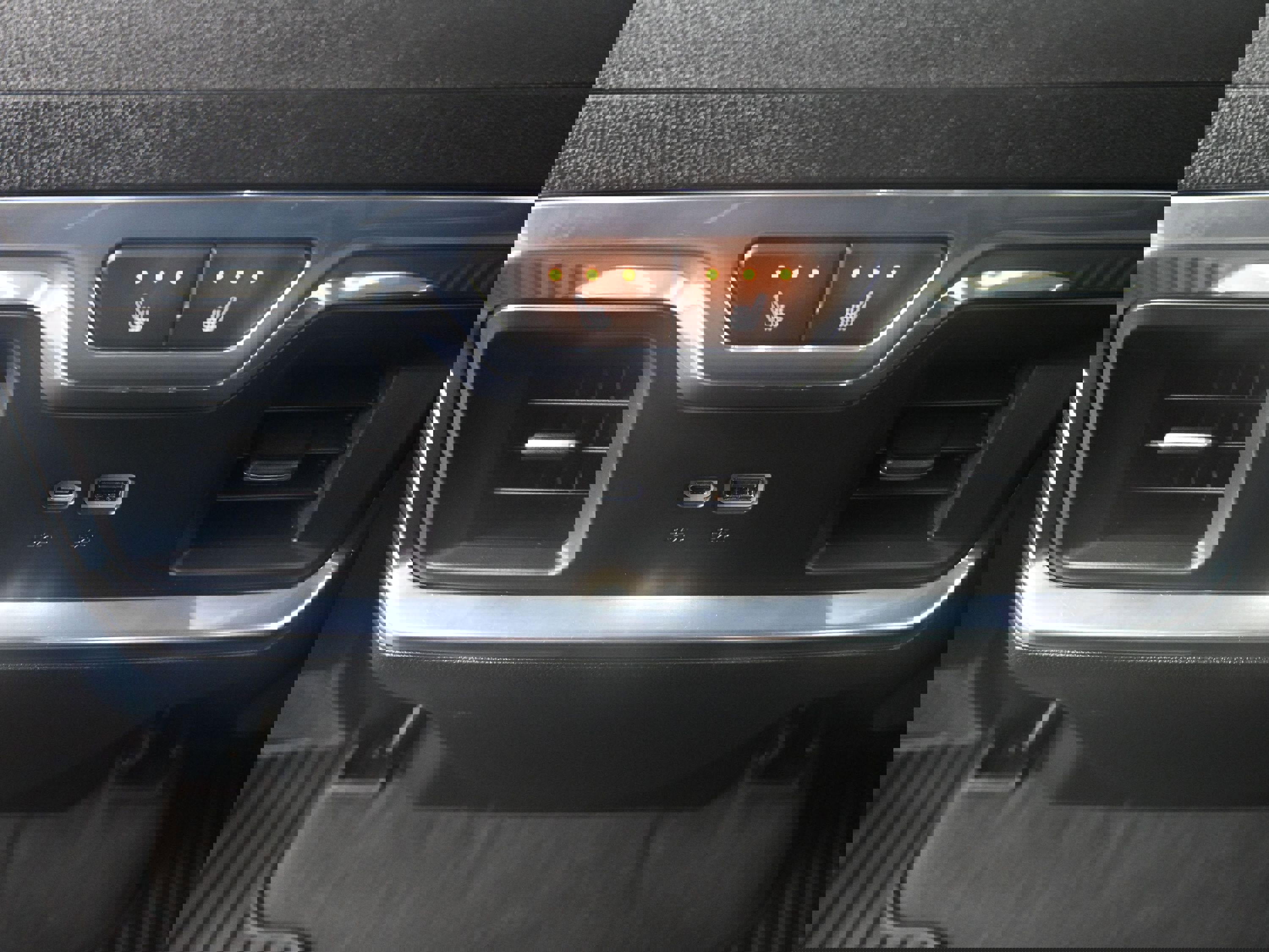 Certified 2025 Chevrolet Silverado 2500 LTZ w/ LTZ Convenience Package image 28