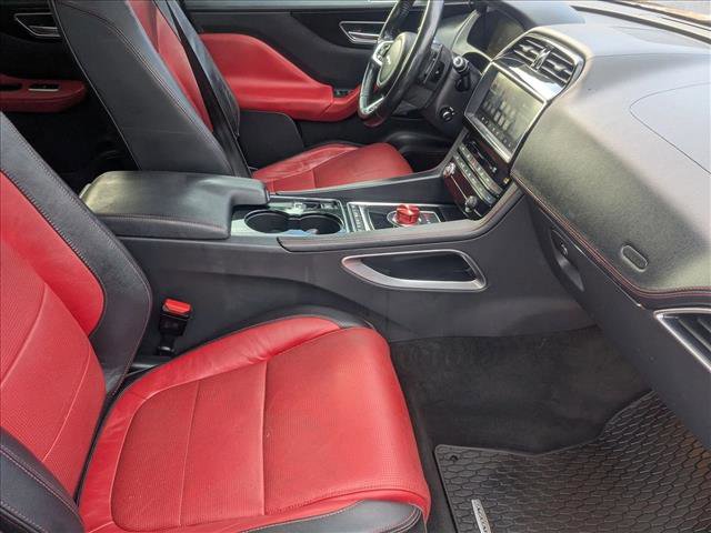 Used 2017 Jaguar F-PACE R-Sport image 23