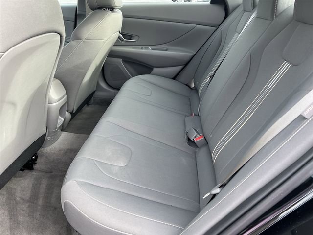 Used 2025 Hyundai Elantra SEL image 29