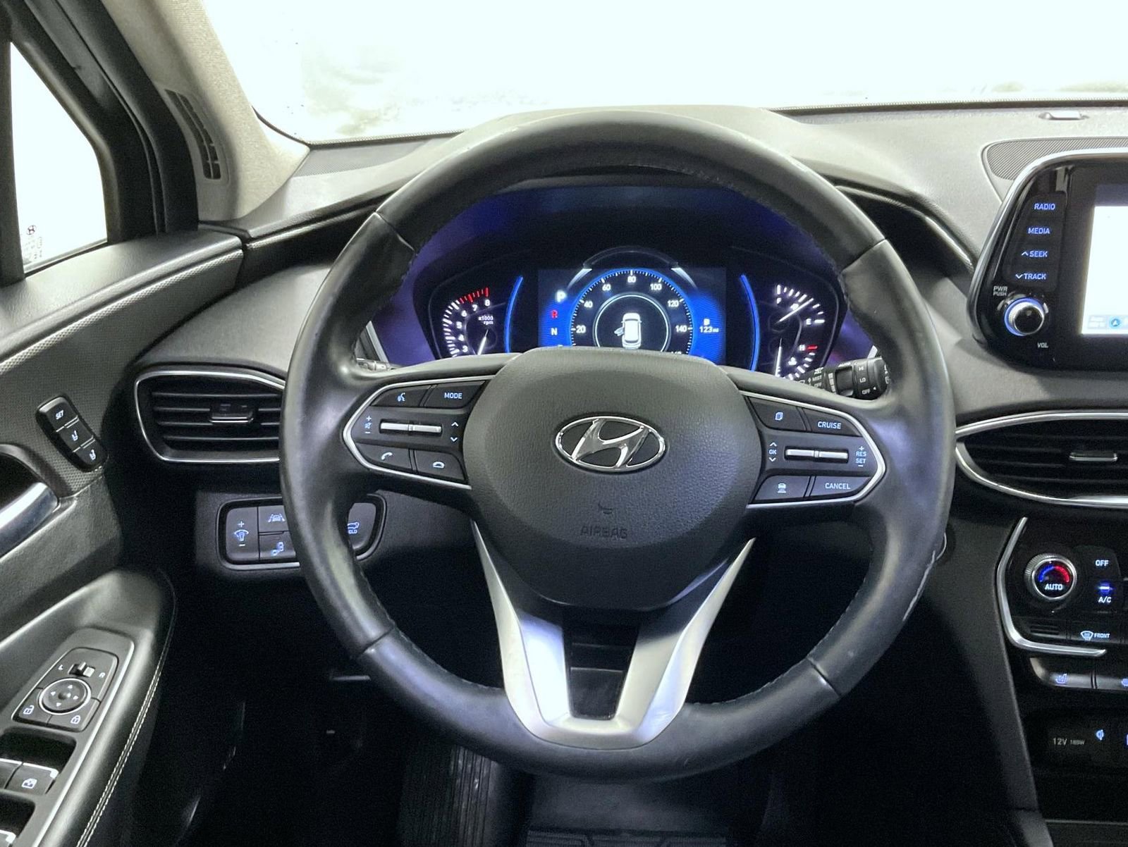 Used 2020 Hyundai Santa Fe Limited image 11