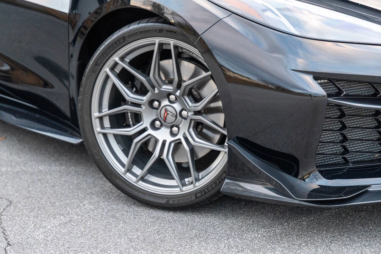 Used 2025 Chevrolet Corvette Z06 image 16