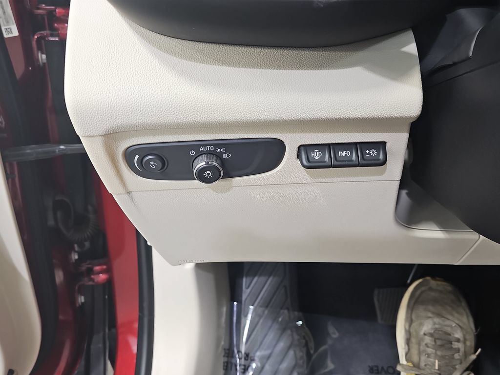 Used 2021 Buick Envision Avenir w/ Technology Package II AWD/4WD image 32