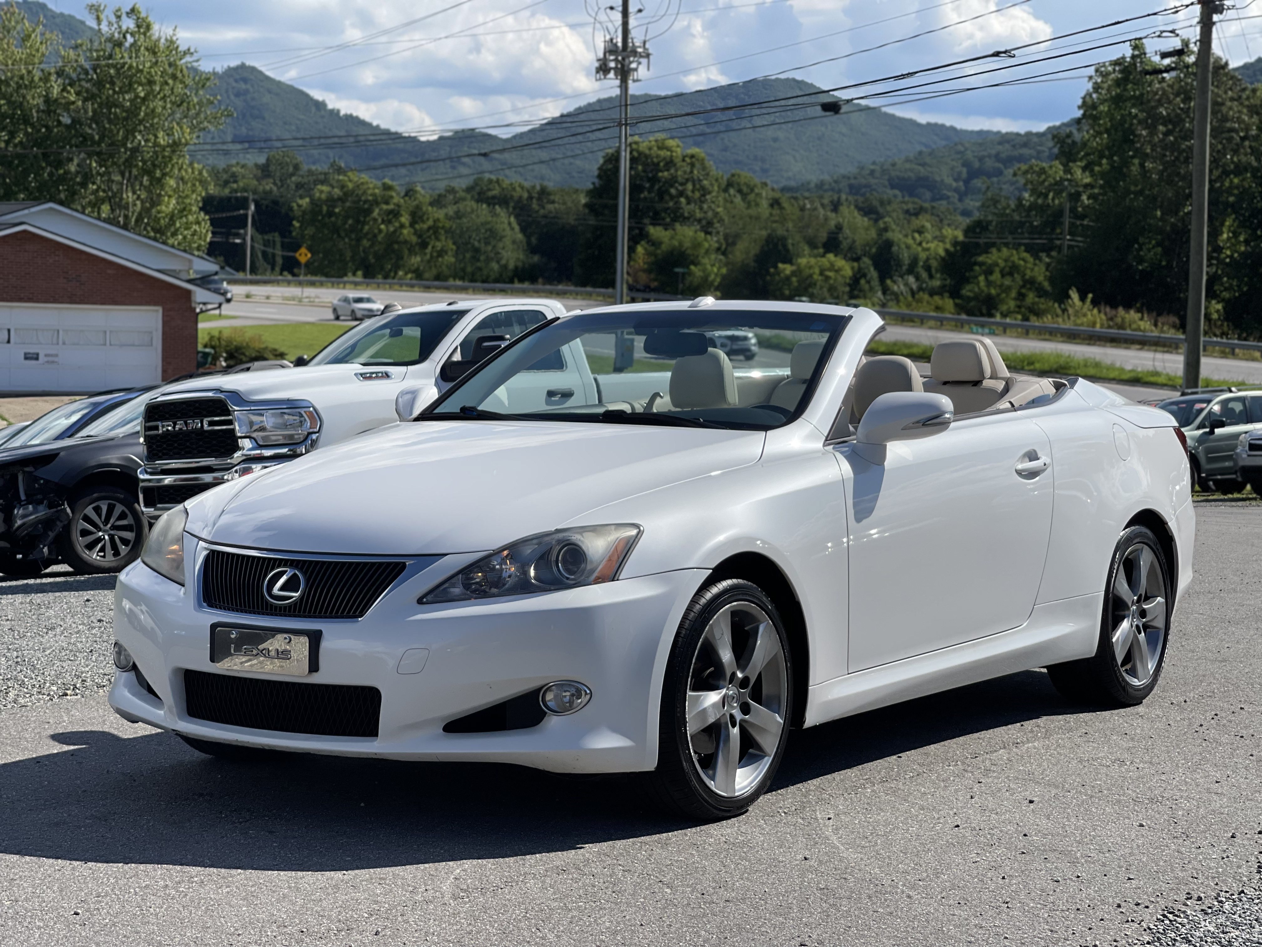Used 2010 Lexus IS 250C RWD image 17