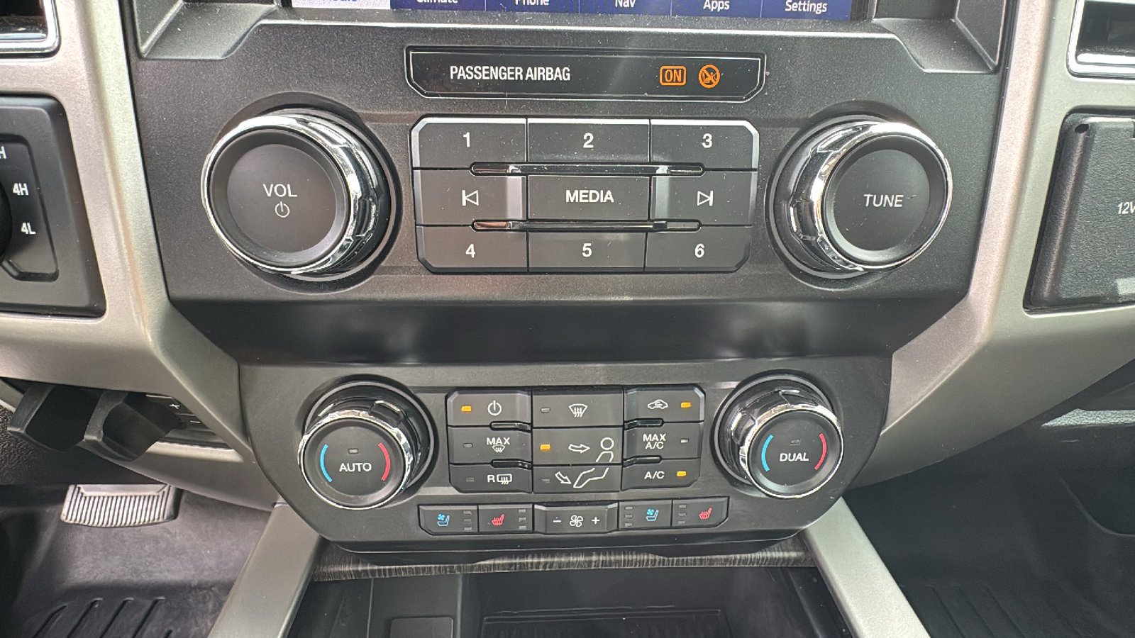 Used 2020 Ford F250 Lariat w/ Chrome Package AWD/4WD image 19