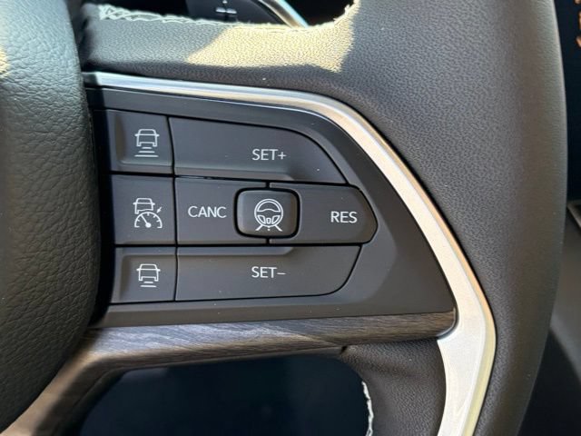 New 2026 Jeep Grand Cherokee Limited w/ Limited Altitude Package AWD/4WD image 19
