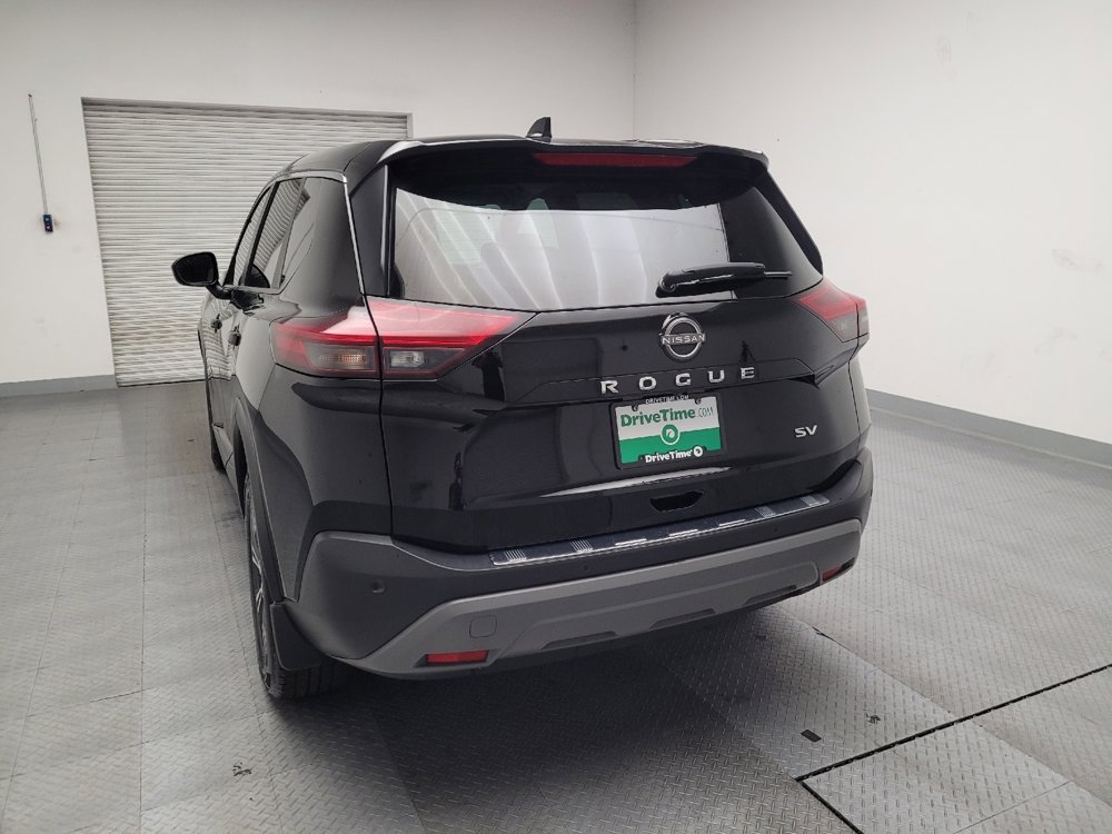 Used 2023 Nissan Rogue SV image 6