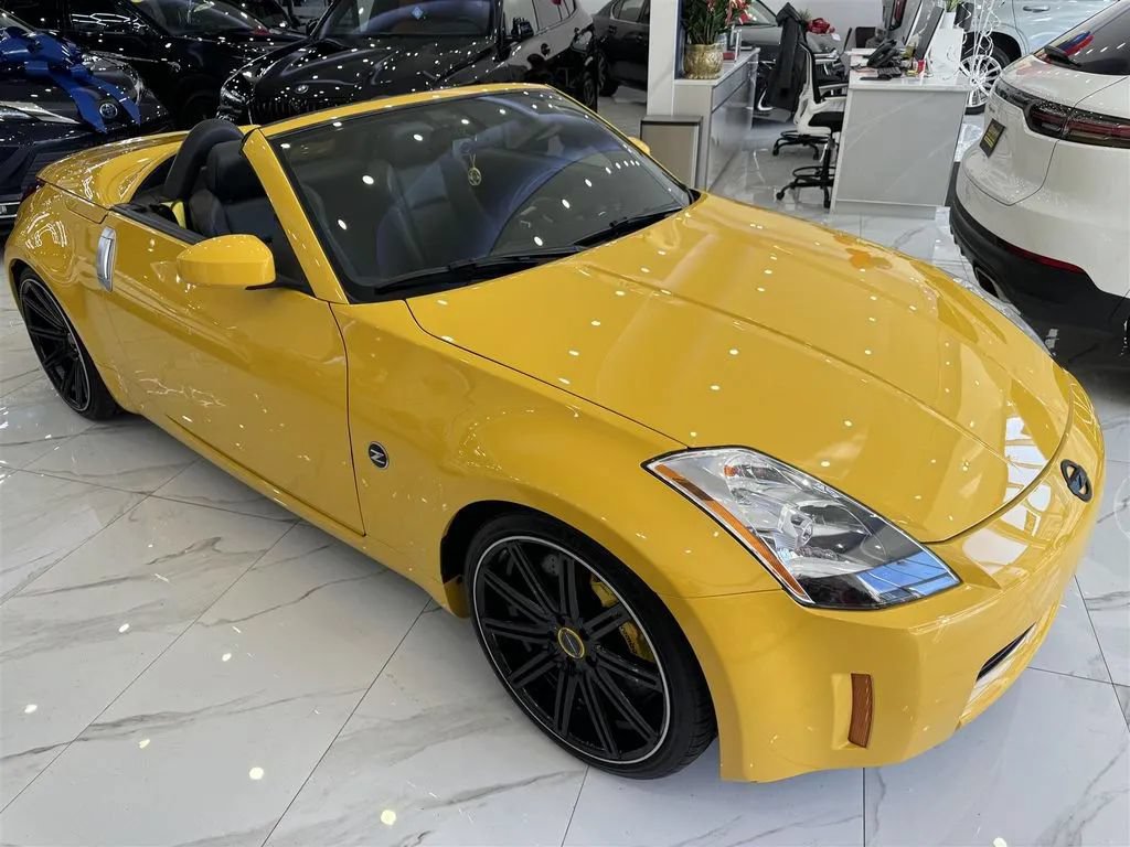 Used 2005 Nissan 350Z Touring RWD image 31