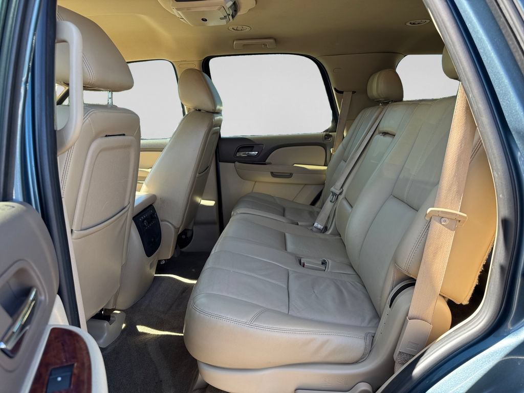 Used 2010 Chevrolet Tahoe LT w/ Luxury Package AWD/4WD image 15