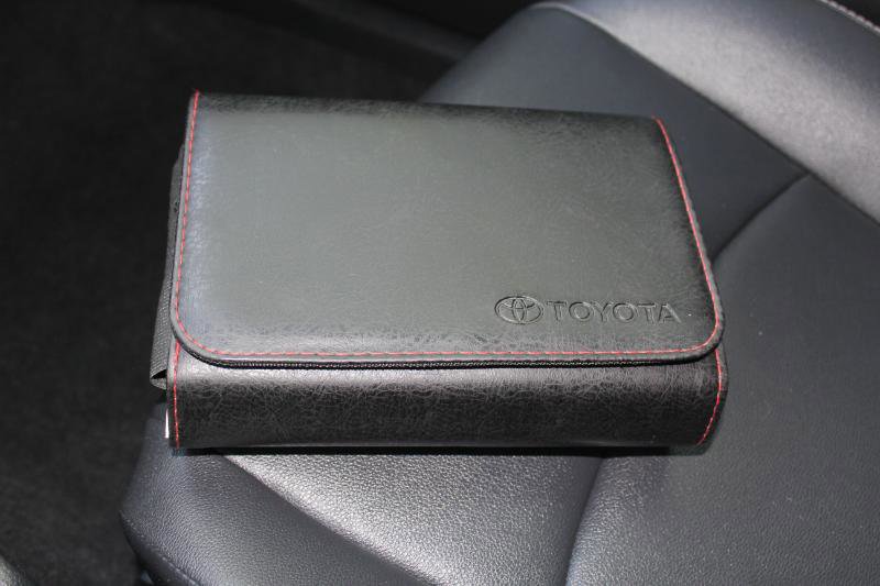 Used 2024 Toyota Corolla Cross XLE w/ Convenience Package image 40
