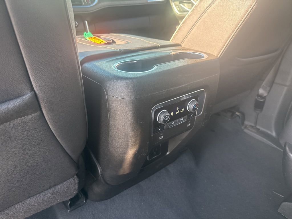 Used 2023 Chevrolet Suburban Premier image 18