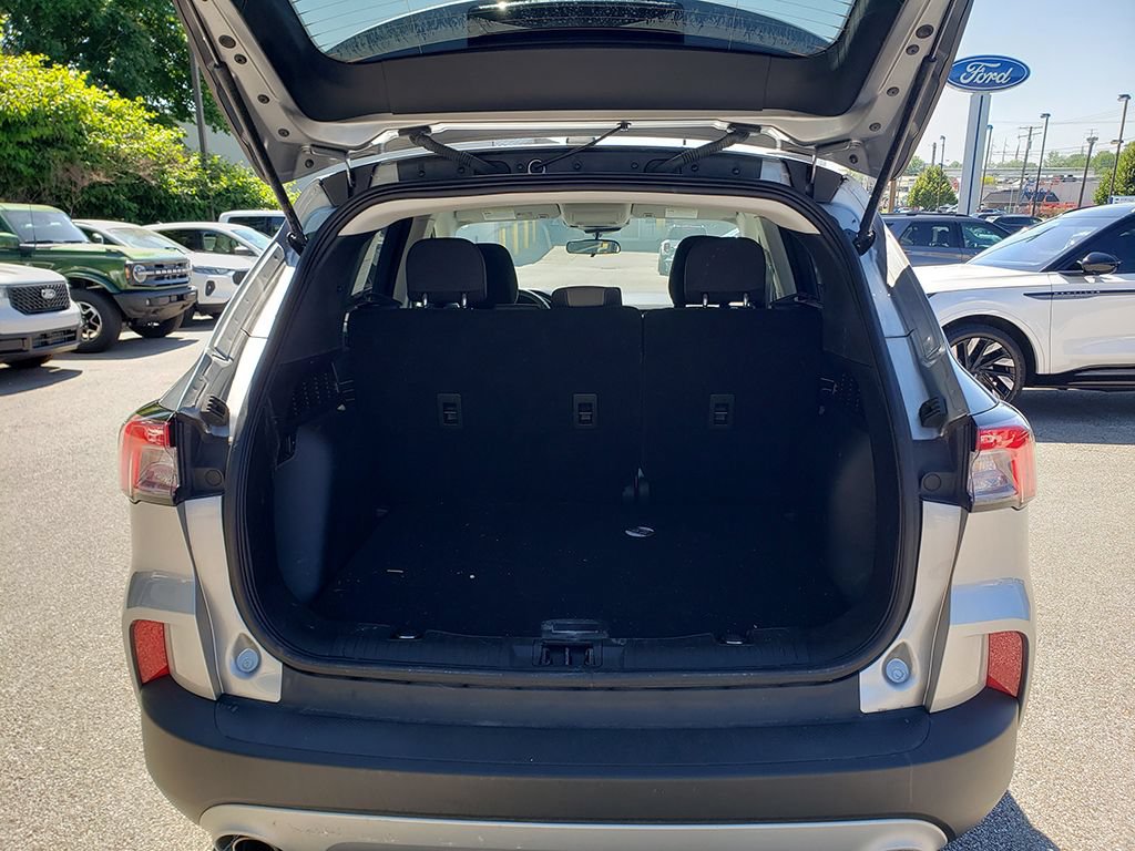 Used 2022 Ford Escape SE w/ Cold Weather Package AWD/4WD image 8