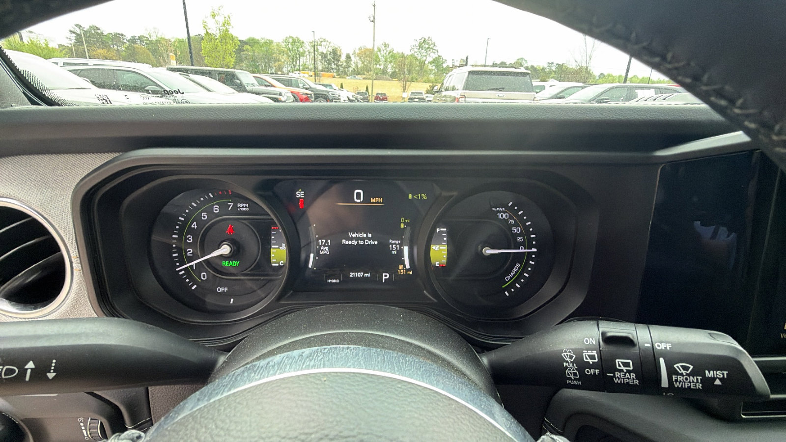 Used 2025 Jeep Wrangler Sahara image 29