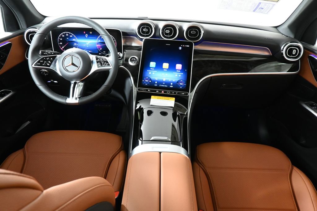 Used 2026 Mercedes-Benz GLC 300 4MATIC image 4