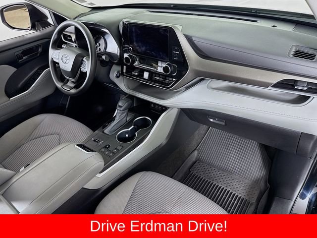 Used 2023 Toyota Highlander L image 26