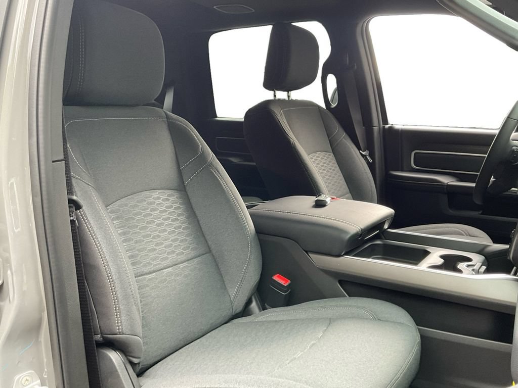 New 2027 RAM 3500 Big Horn AWD/4WD image 29