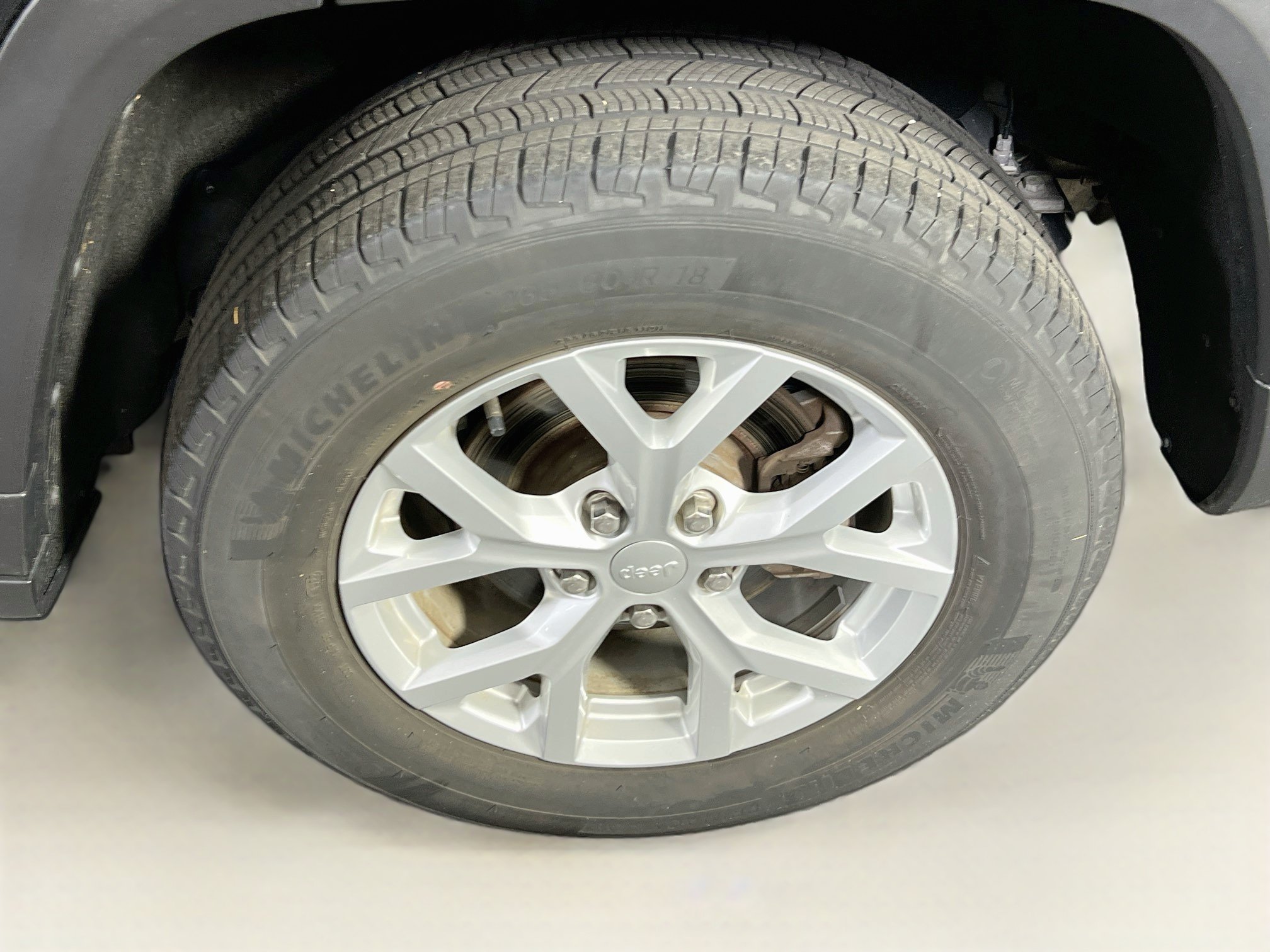 Used 2023 Jeep Grand Cherokee Limited AWD/4WD image 30