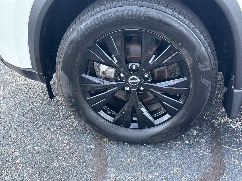 Certified 2023 Nissan Rogue SV w/ SV Premium B Package AWD/4WD image 35