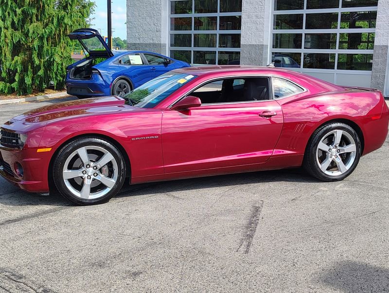 Used 2010 Chevrolet Camaro SS RWD image 9