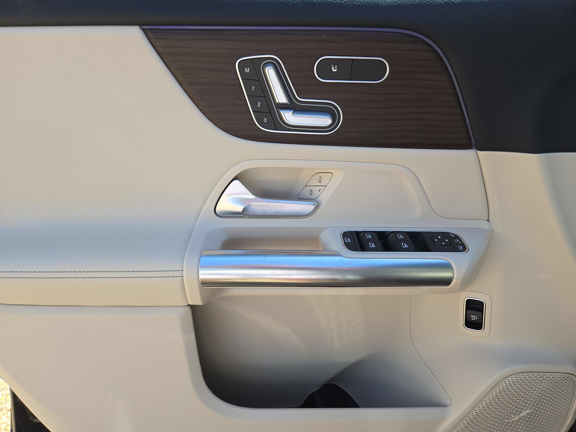 New 2026 Mercedes-Benz GLA 250 4MATIC image 15