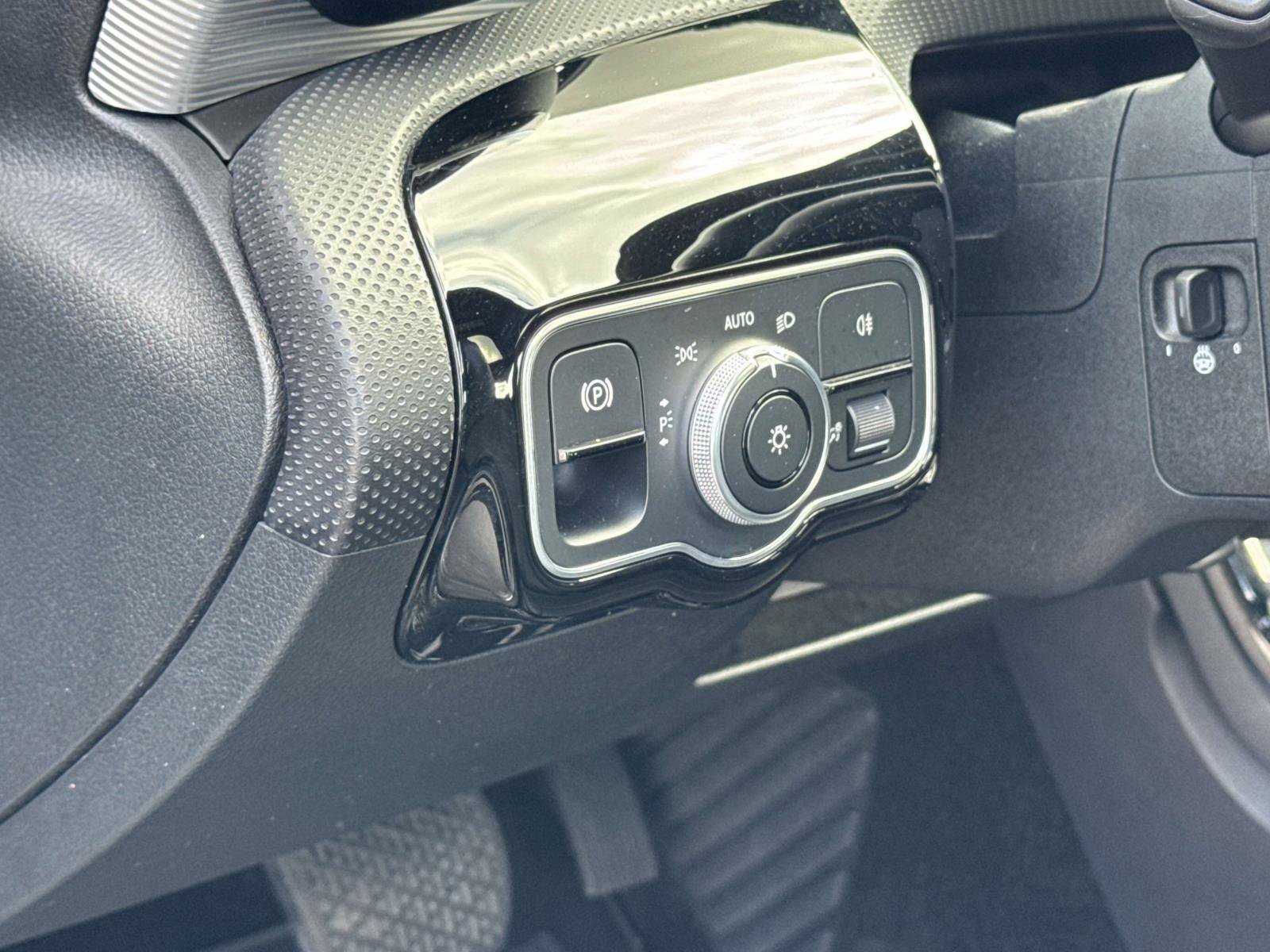 Used 2020 Mercedes-Benz CLA 250 4MATIC image 12