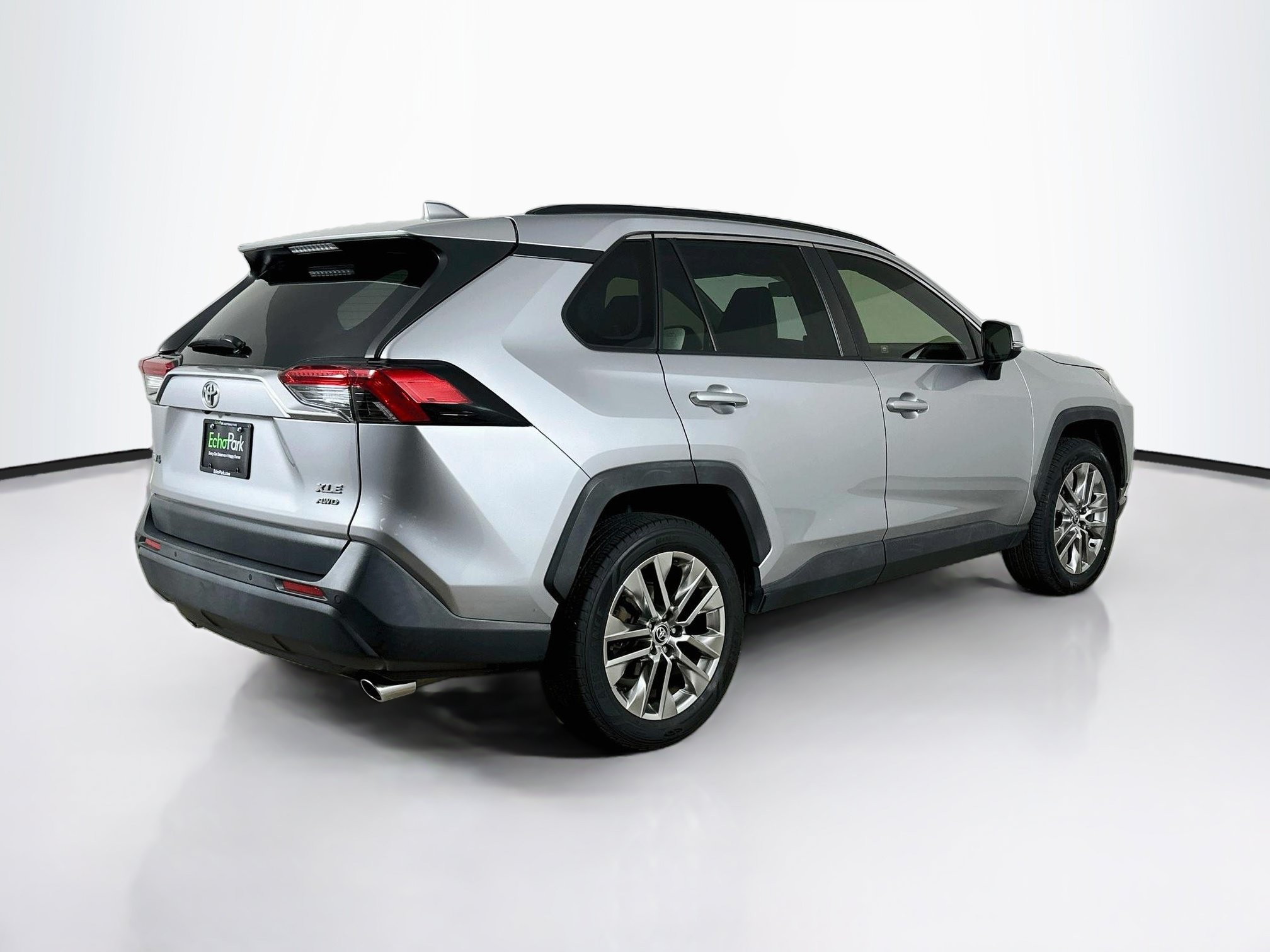 Used 2020 Toyota RAV4 XLE Premium AWD/4WD image 9