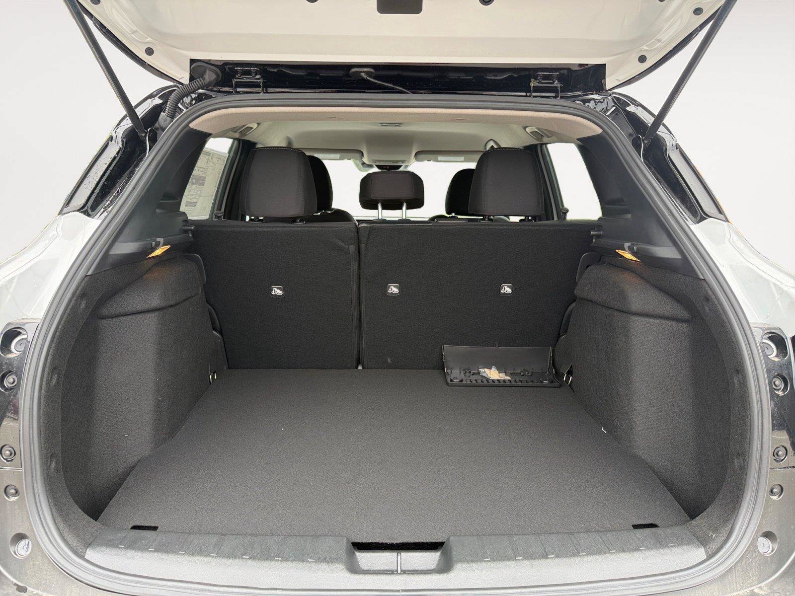 New 2027 Nissan Kicks SV AWD/4WD image 20