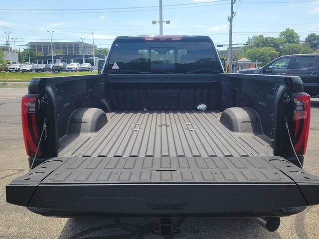 New 2026 GMC Sierra 3500 Denali w/ Denali Reserve Package AWD/4WD image 8
