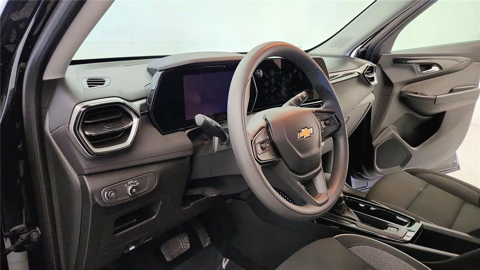 Used 2025 Chevrolet TrailBlazer LT image 22