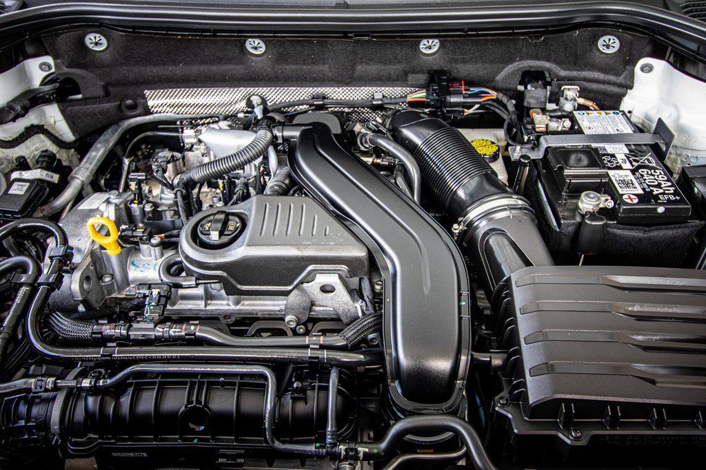 Certified 2025 Volkswagen Taos SE w/ Black Wheel Package image 23