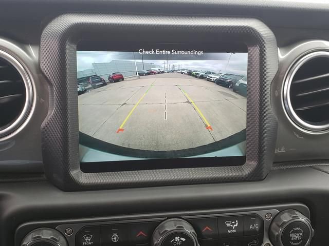 Used 2021 Jeep Wrangler Unlimited Sahara AWD/4WD image 25