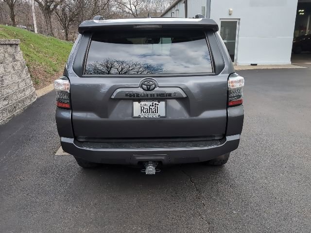 Used 2021 Toyota 4Runner SR5 Premium w/ Moonroof Package AWD/4WD image 4
