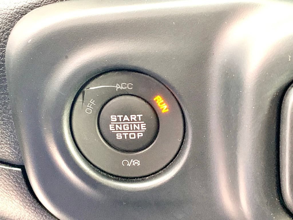 Used 2023 Jeep Gladiator Sport AWD/4WD image 34
