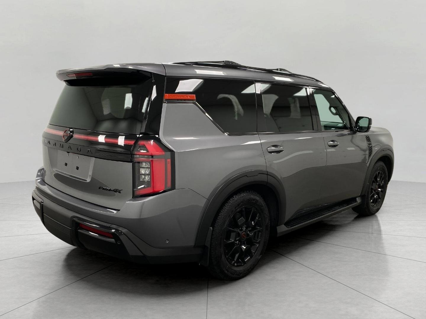 Used 2025 Nissan Armada PRO-4X image 3