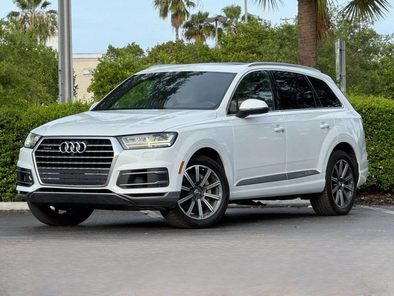 Used 2017 Audi Q7 3.0T Premium Plus w/ Premium Plus Package