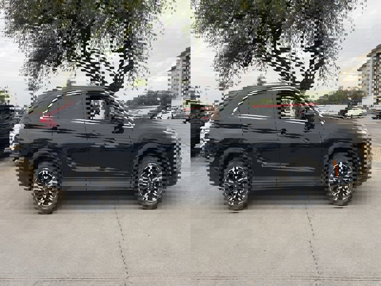 Used 2024 Mitsubishi Eclipse Cross SE image 3