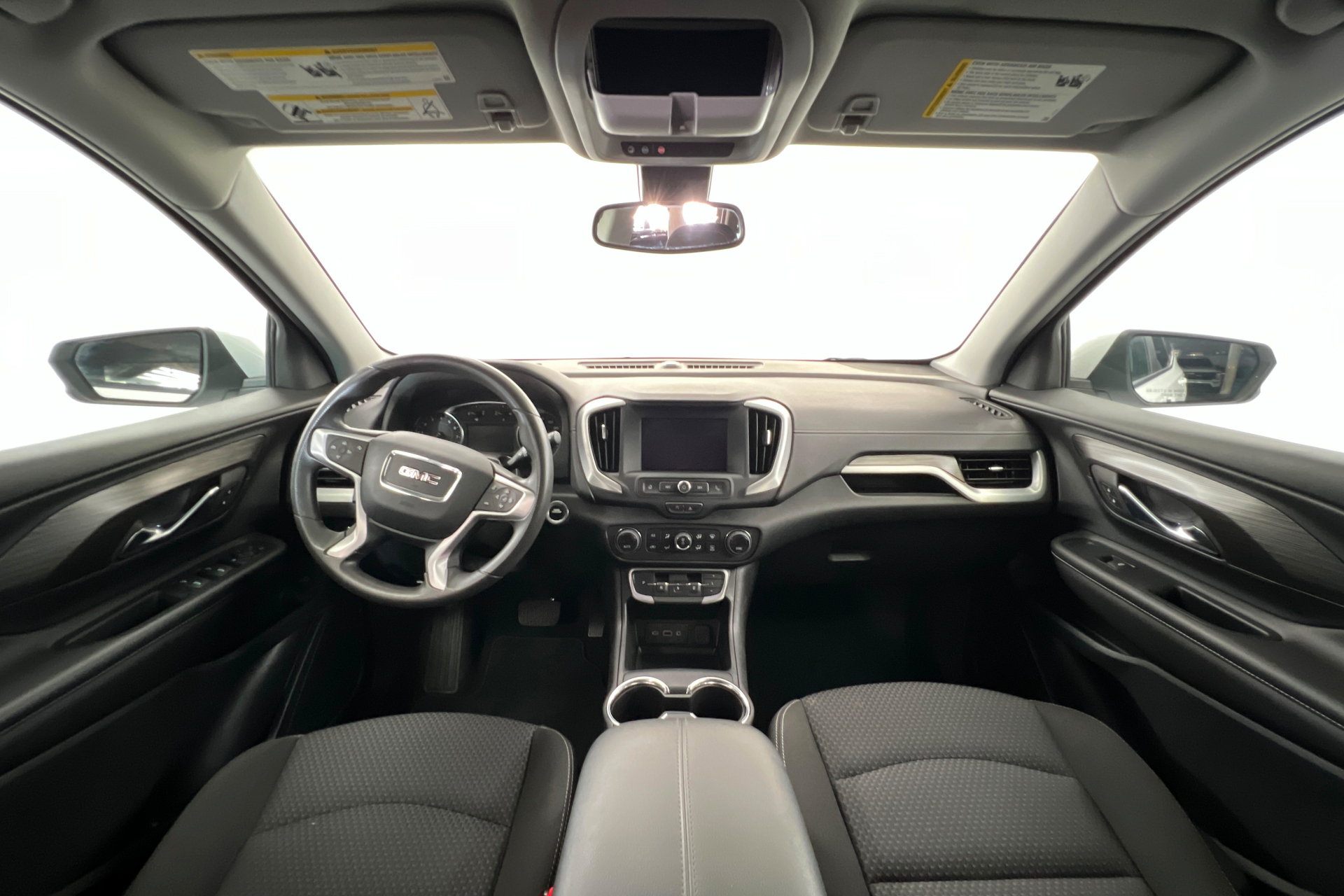 Used 2023 GMC Terrain SLE w/ Driver Convenience Package FWD image 10