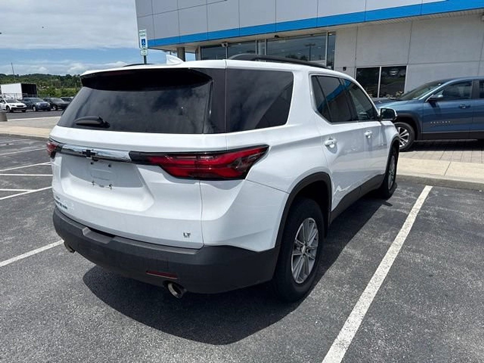 Used 2023 Chevrolet Traverse LT w/ LPO, Floor Liner Package AWD/4WD image 6