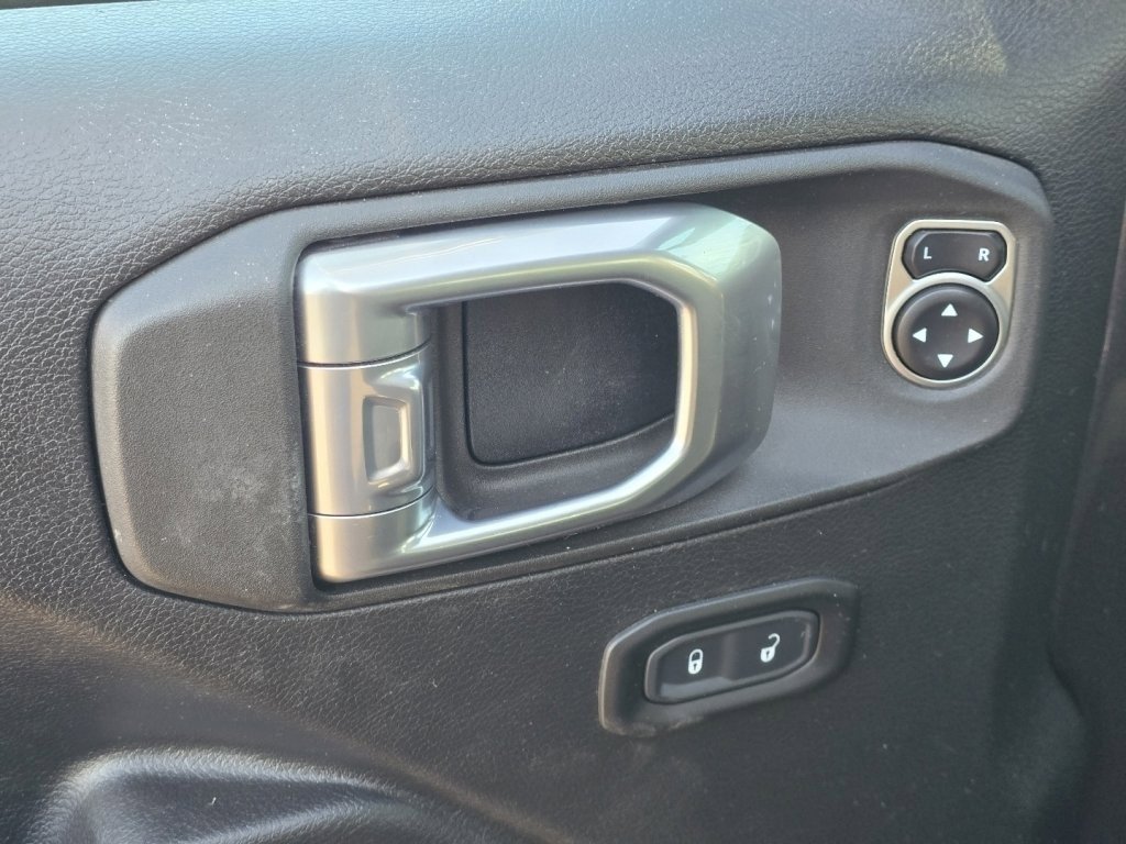 Used 2021 Jeep Wrangler Sport image 19